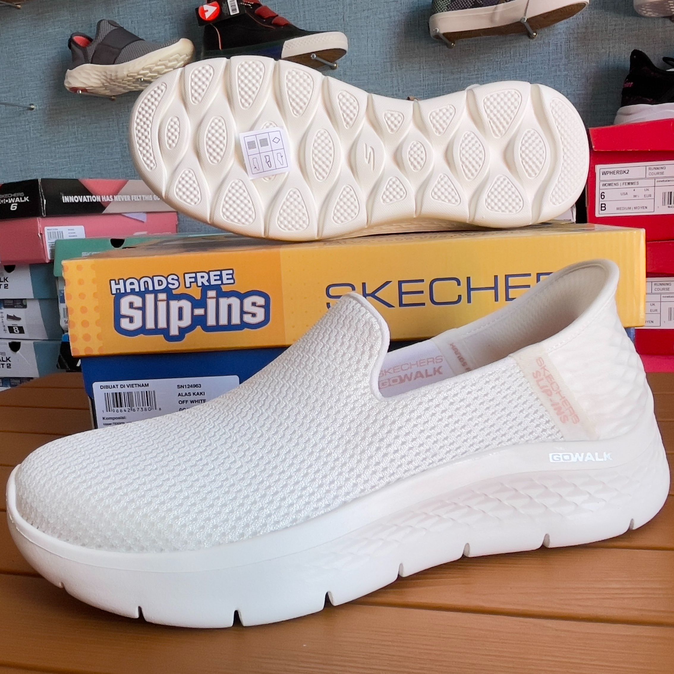 Skechers go shop walk natural