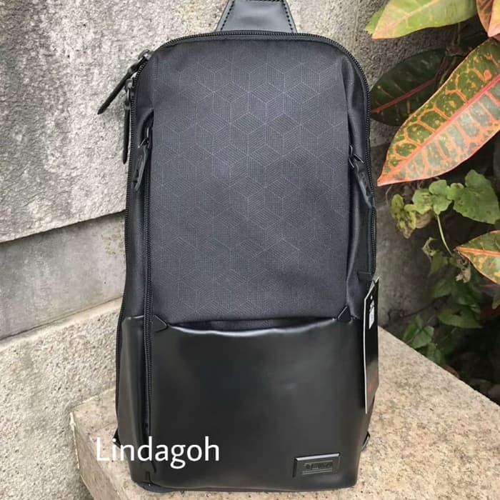 tumi marshall sling