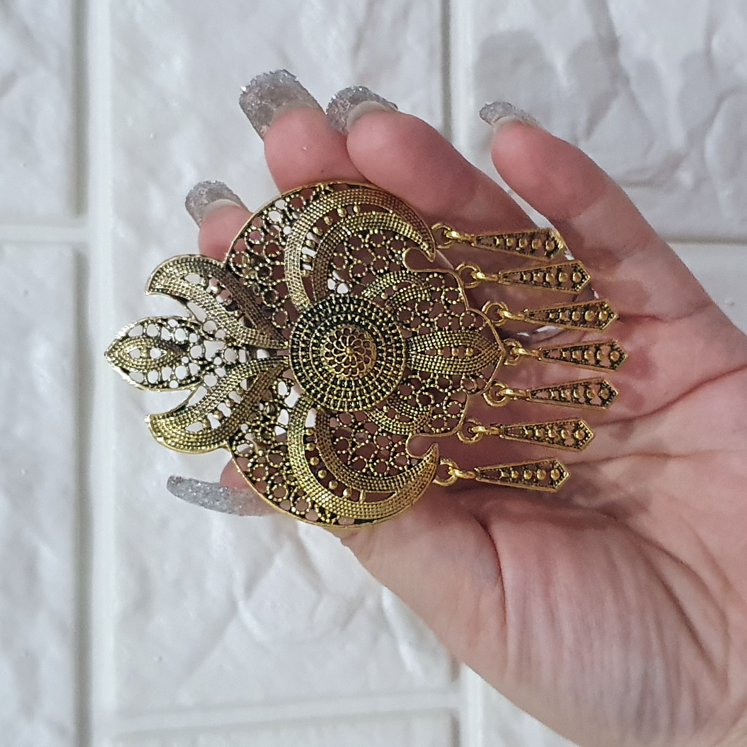Bros Buytra Yang Terbuat Dari Mutiara Berlapis Berlian