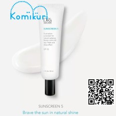DR’s Secret 5 Sunscreen SPF Normal (Gloss). DR Secret Pelindung Anti Radiasi dan Cahaya Matahari, Sunblock Revolusioner dengan Bahan yang Aman dan Efektif Melindungi dari UVA dan UVB. Tetap Menjaga Kelembaban Kulit.