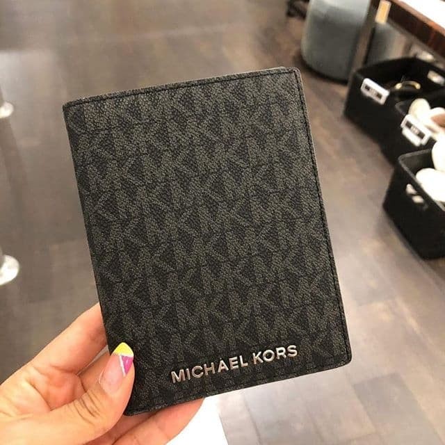 mk passport wallet