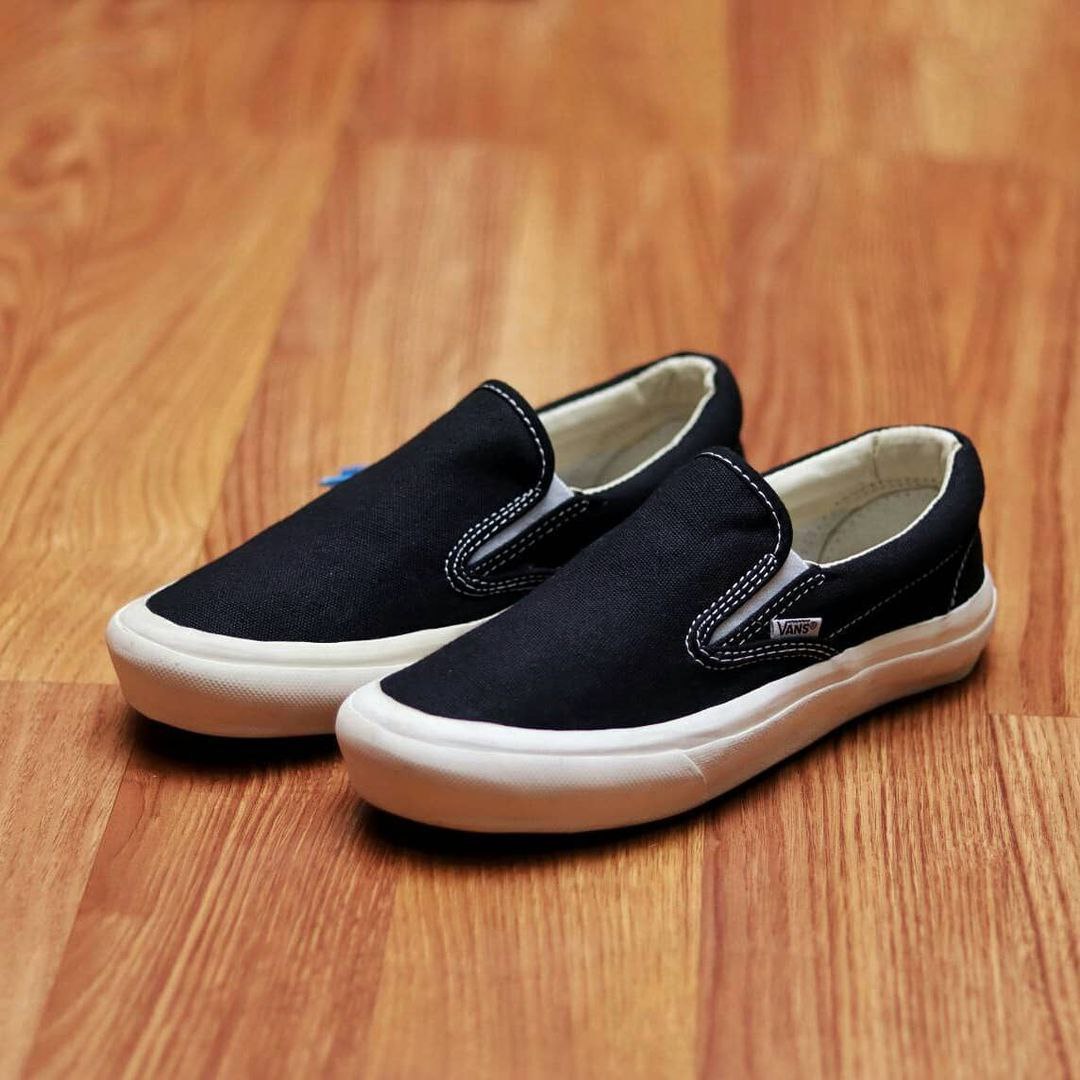 vans rubber slip ons