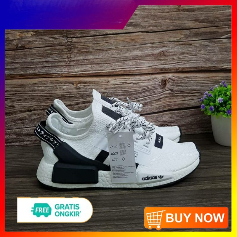 sepatu nmd