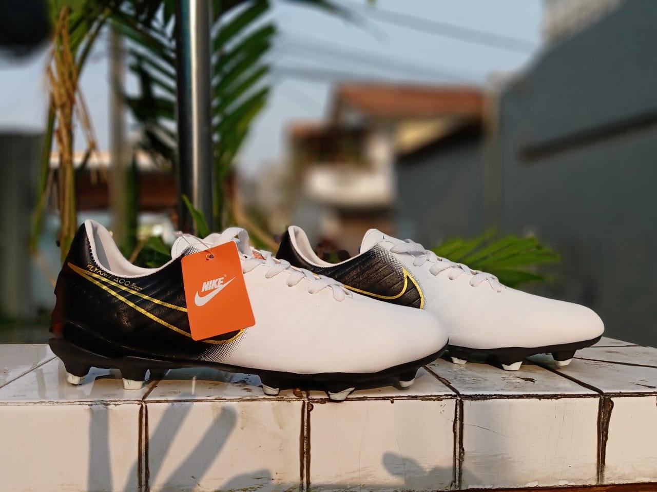 SEPATU SEPAK BOLA TMP TERBARU-TERLARIS-HARGA TERMUR-SOL RAPI NYAMAN DI PAKAI PREMIUM 100% REALPICH