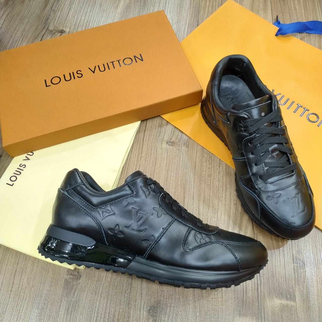 Sepatu Louis vuitton original, Fesyen Pria, Sepatu , Sepatu Formal