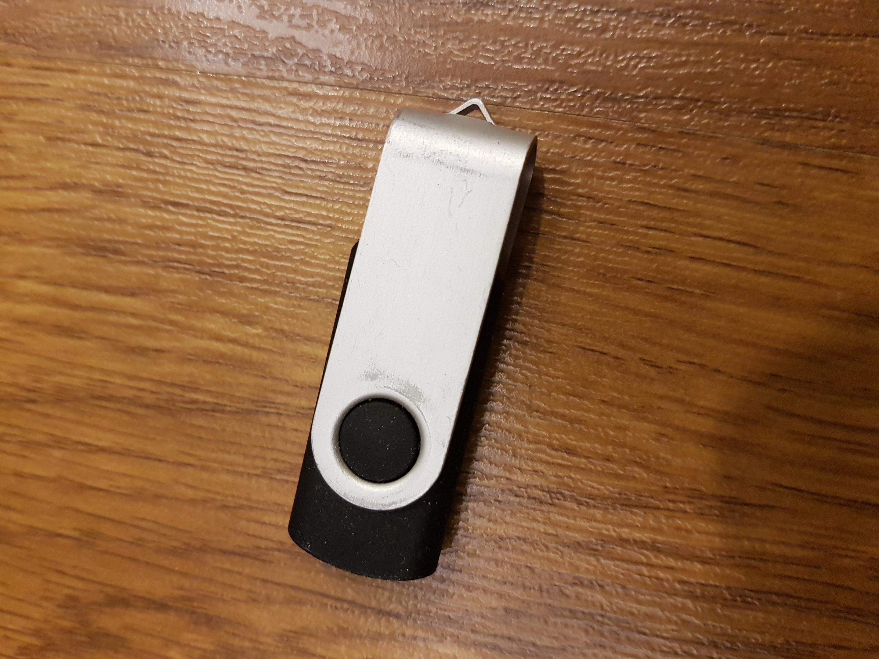 USB 1GB