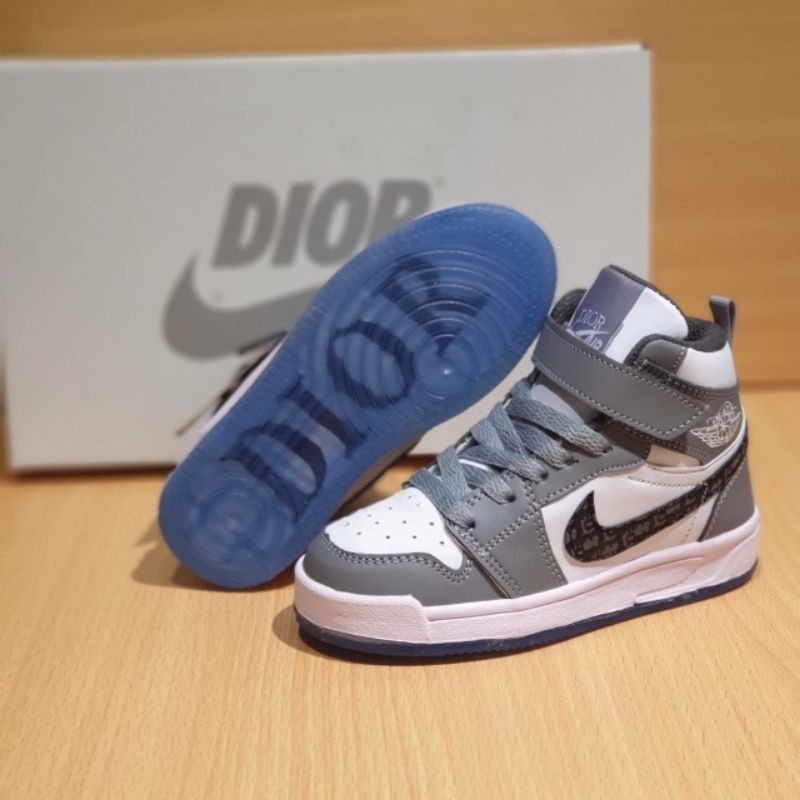 Jual Sepatu Jordan Dior 2 Terbaru - May 2022 | Lazada