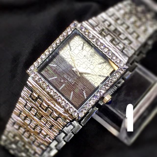 Jam Tangan Rolex Wanita Kotak Chain Half-Tone Ukuran Kecil Mata Diamond/ Jam Tangan Wanita Rolex / Jam Rolex Wanita / Jam Tangan Rolex Wanita / Jam Tangan Wanita Terlaris / Jam Tangan Wanita Terbaru / Jam Wanita Rolex / Rolex Jam / Macam-Macam Jam W