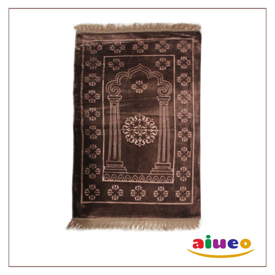 Aiueo Sajadah Anyaman Al Agra Motif Polos Beludru / bulu Supersoft Ukuran 100 Cm x 60 Cm