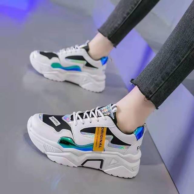 Sepatu Sneakers Import Fashion Wanita 