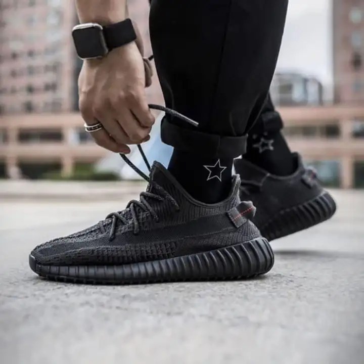 Sepatu Yeezy Boost 350 V2 Black Static 