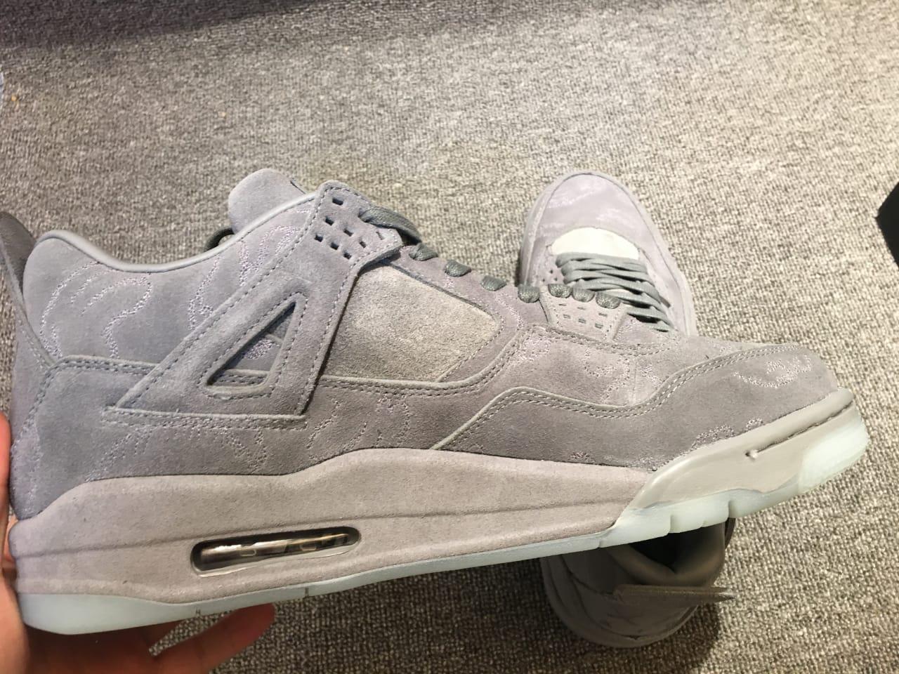 jordan 4x kaws