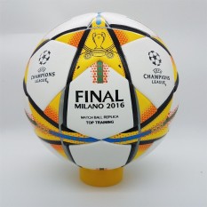 2015-16 Profesi Champions League Ukuran Resmi 5 Sepak Bola Ball Bahan PU Pertandingan Profesional Pelatihan Soccer Ball Free Gas Jarum dan Tas Jaring (Milano 2016) -Intl