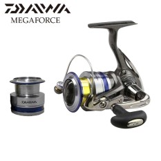 DAIWA Megaforce 2500A Berputar Reel Pancing dengan Spul Ekstra Laut Gulungan Pancing-Internasional