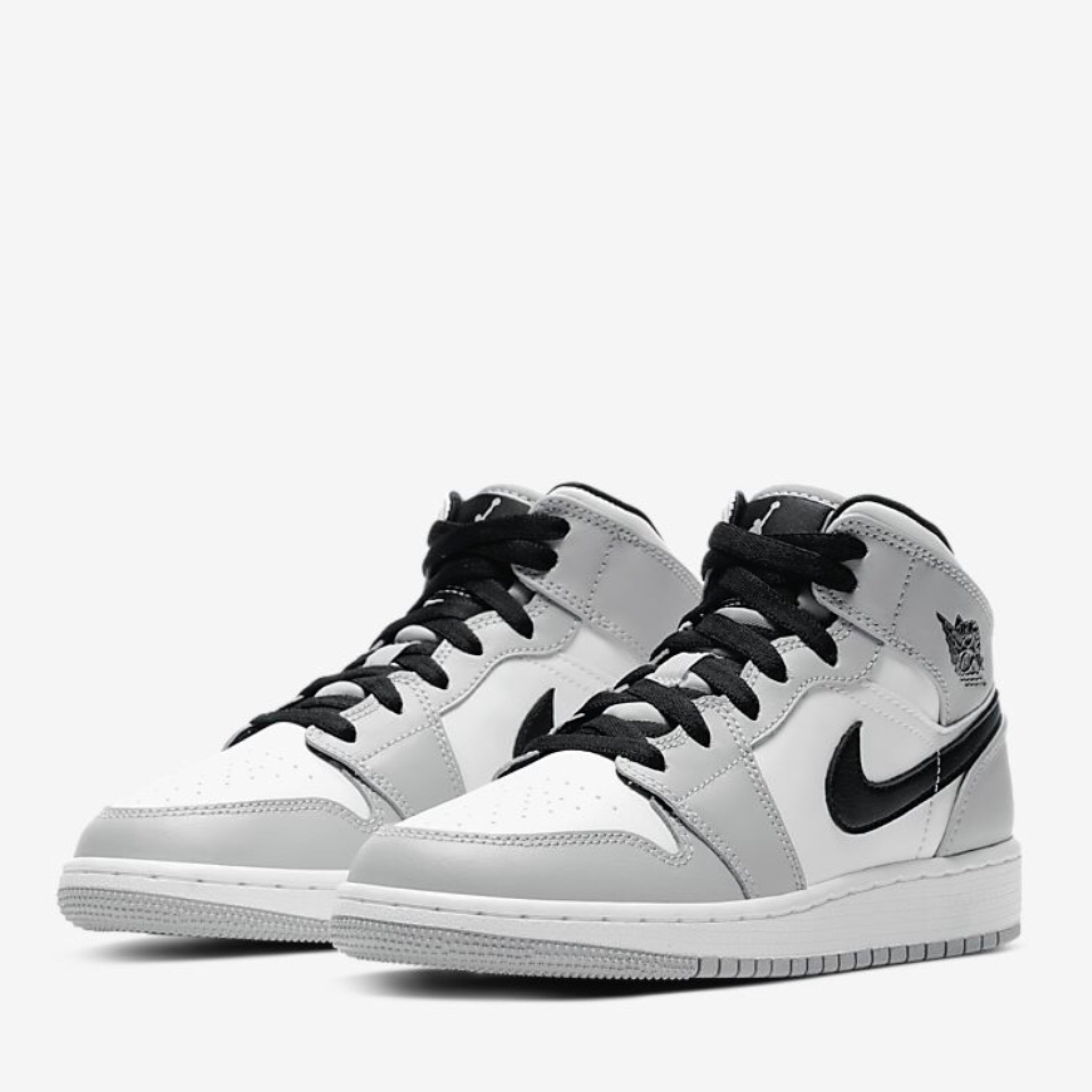 Sepatu Ṉiḵe Air Jordan 1 Mid Light 