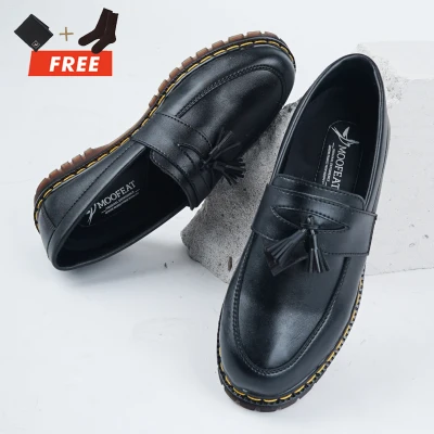 MOOFEAT CHIEF - Sepatu slip on pria boots penny loafers kulit hitam