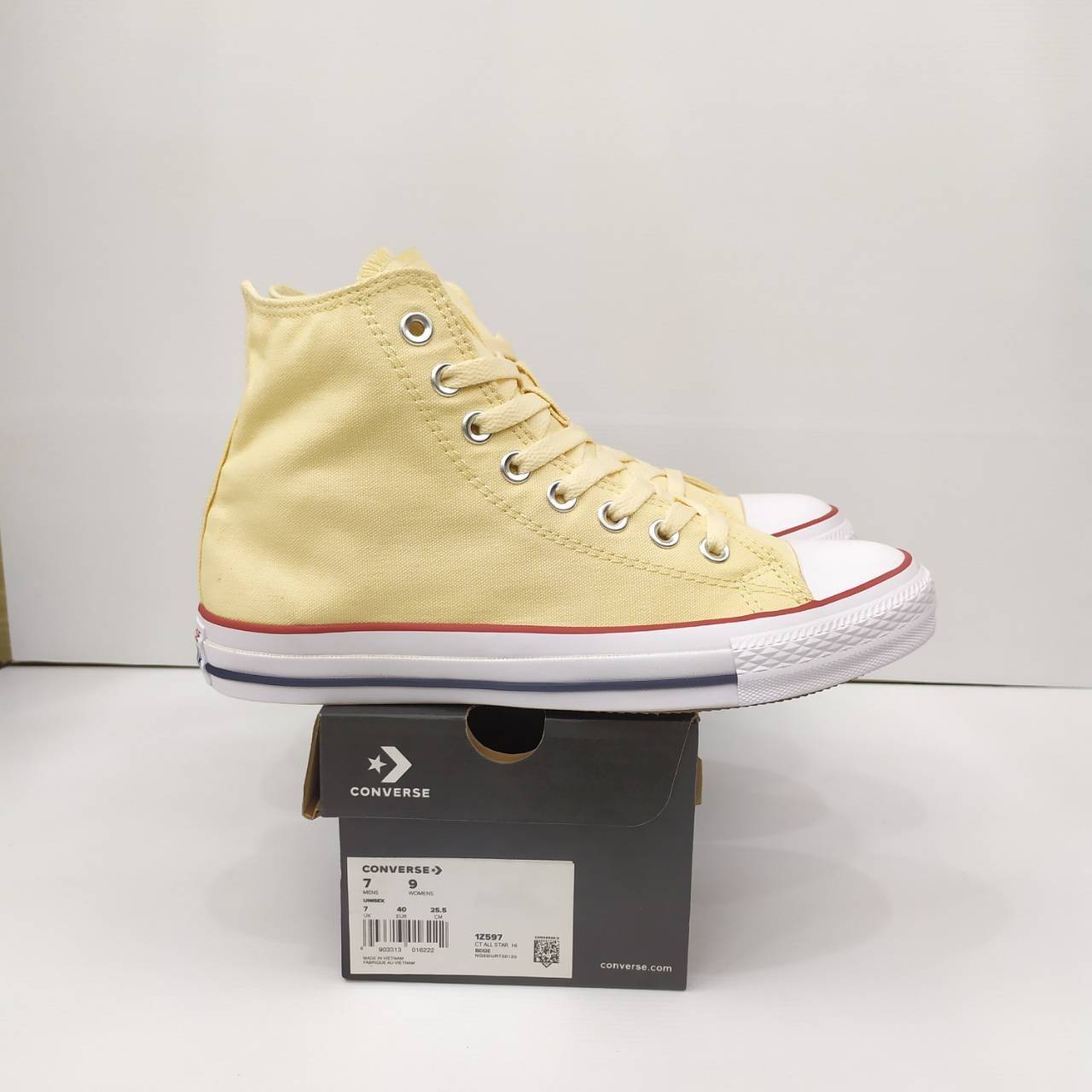 converse beige