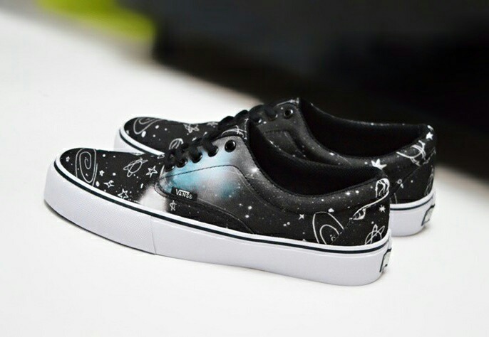 Sepatu vans 2025 galaxy hitam