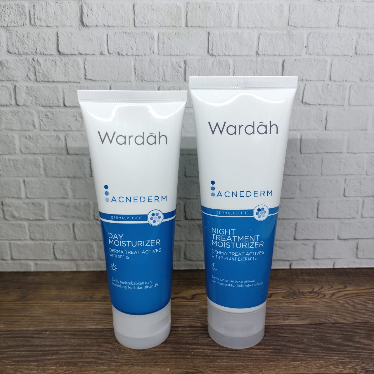 Cream Siang Dan Malam AcneDerm Pemutih Wajah / Pencerah Wajah / Penghilang Flek Hitam Di Wajah / Wardah Acnederm Day Moisturizer & Wardah Acnederm Night Treatment