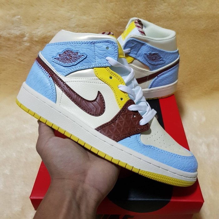 Sepatu Ṉiḵe Air Jordan 1 Mid SE [Maison Chateau Rouge Fearless] / SEPATU  PRIA KEREN TERBARU / SEPATU IMPORT / SEPATU SNEAKERS ORIGINAL / SEPATU  TERLARIS / SEPATU TERBARU / SEPATU OLAHRAGA /