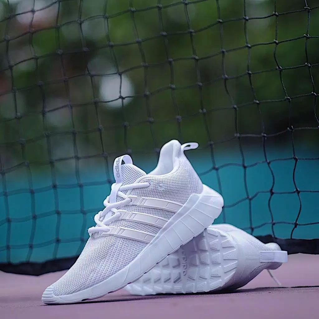 white adidas questar flow