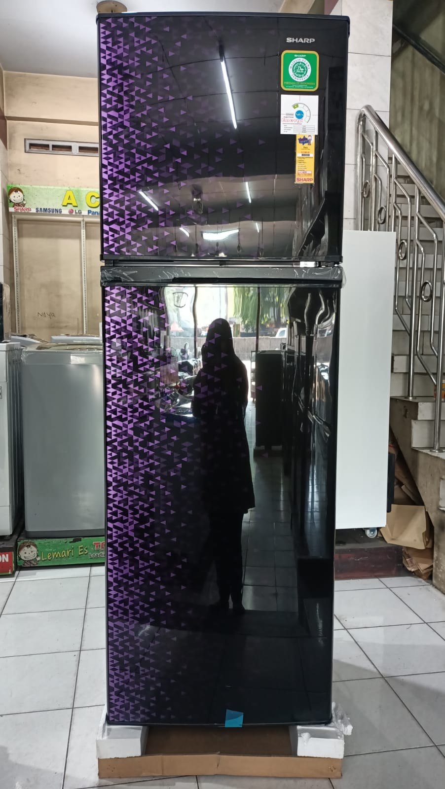 Simulasi Lemari Es 2 Pintu Sharp SJ-316MG-GB / Lemari Es 2 Pintu