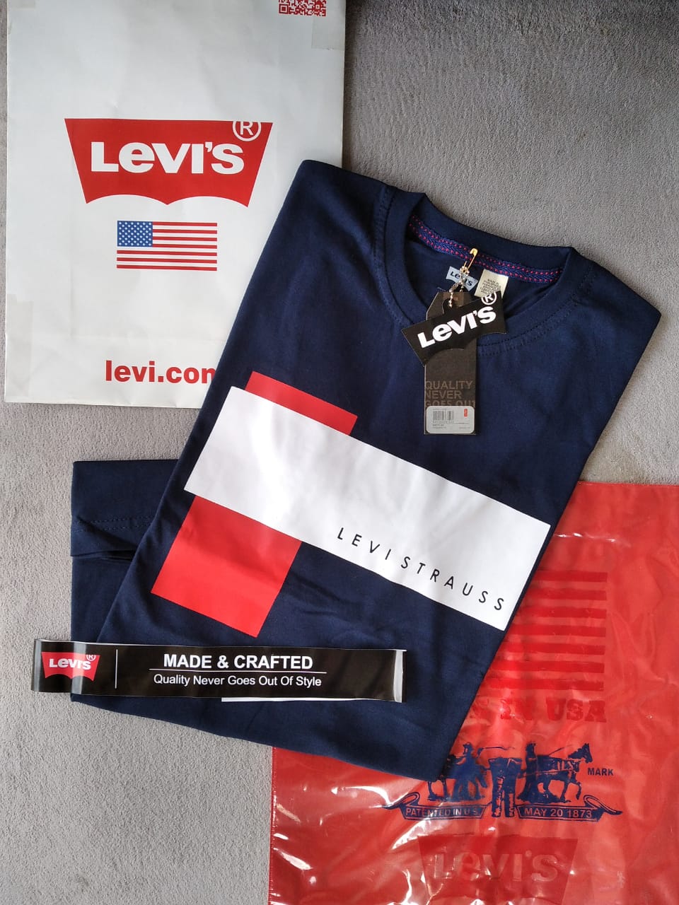 KAOS PRIA DEWASA//KAOS LEVIS PREMIUM 