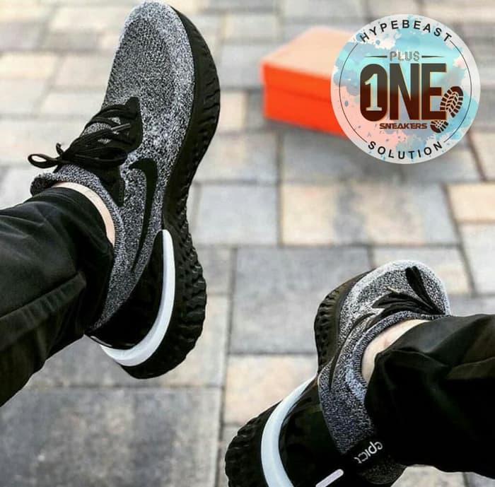 NIKE_ EPIC REACT FLYKNIT Oreo Cookies Cream UNAUTHORIZED Original BNIB Sepatu Sneakers Sepatu Sepatu Pria Sepatu Olahraga Sepatu Jogging Sepatu Badminton Sepatu Gaya Sepatu Trendy Sepatu Keren Sepatu Abu-abu