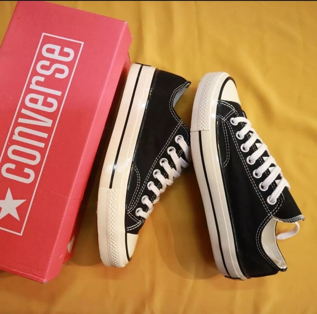 sepatu convers_e 70s All Star HITAM Low White Parchment Chuck Taylor Not Original Premium BNIB Made in Vietnam sepatu converse02 70s All Star Chuck Taylor Sepatu Wanita Sneakers Pria Converse9 70s All Star Sneakers Casual Pria