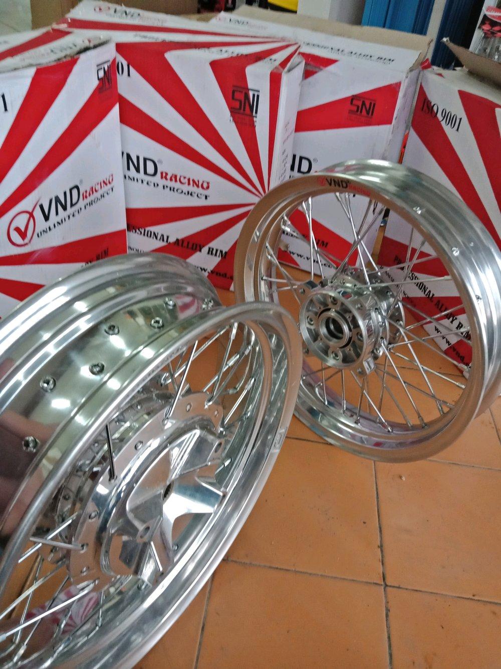 Yamaha Aerox 155 - Velg Jari Jari 350 X 450 Ring 14 Set Ban 120 X 150 Tubeless FMV