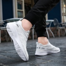 Sepatu Olahraga Pria San Tembus Angin Berongga Netral (Putih susu)
