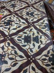 Batik Sidomukti Warna Gading Jariknya Khas Jogja Berbagai Motif Cocok Buat Bawahan kebaya Halus Adem 210 X 110cm Bahan Katun Primisima. Bisa untuk kemeja, bawahan kebaya, seserahan, hajatan, dll.