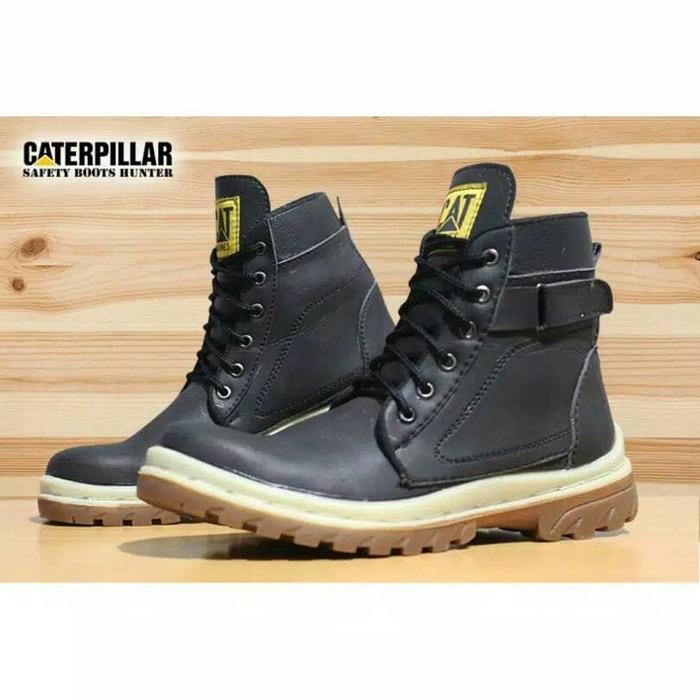 Caterpillar Hunter Sepatu safety booth 