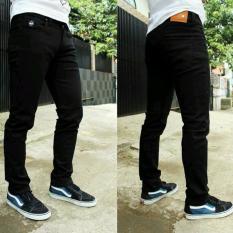 Celana jeans skiny fit pria - Hitam - Black