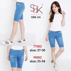 Celana Jeans Wanita Hasanah Fashion DF SBK SBK 9902 3per4 Celana Jeans Wanita Hasanah Fashion DF SBK SBK 9902 3per4 Ukuran 27-34 Warna Biru Jeans Model Rumbai 150000