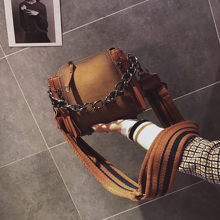 Chic Retro Baru Tali Bahu Lebar Jinjing Tas Wanita Tas Rantai Perhiasan Tas Bucket (Coklat)