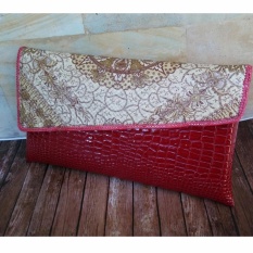 Clutch pandan decoupage batik