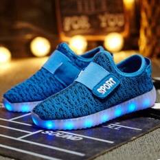 Eachgo dan Wanita dengan Lampu LED Charger USB Hardly Breathe Sneakers Rajutan Sepatu Anak-Anak (Biru)-Intl