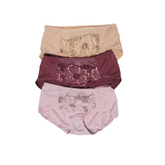 EELIC K-3857 Celana Dalam Wanita, 3 Pcs Warna Cream, Ungu Muda Dan Ungu, Desain Renda Halus Dengan Motif Bunga Di Tengah.