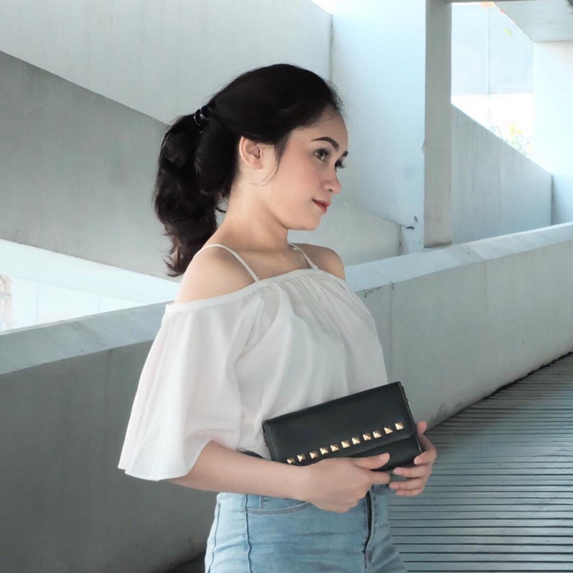 EL Piaza Woman's Elegance Wallet - Dompet Wanita Import Dompet Genggam Wanita Motif Studded Dompet Kulit Dompet Studded Dompet Kekinian Dompet Wallet Dompet Modis Dompet Kartu Dompet Koin Dompet Elegan - Black EL Piaza Woman's Elegance Wallet - Dompet Wanita Import Dompet Genggam Wanita Motif Studded Dompet Kulit Dompet Studded Dompet Kekinian Dompet Wallet Dompet Modis Dompet Kartu Dompet Koin Dompet Elegan - Black