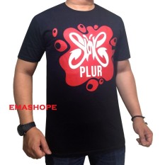 Ema Shope - Kaos Distro T-Shirt Distro Atasan Pria Wanita Cotton Combed 30s Baju Cowo Cewe 100% Cotton Pakaian Populer Keren Bagus Moderen Fashion Gambar Group Music Band Penyanyi Rock Pop Slank PLUR Red - T-Shirt Hitam