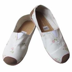 Flat Shoes Wakai Motif Bunga Kecil Size 37-40