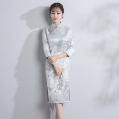 Cheongsam Gaun Baru Musim Semi Bagian Panjang Peningkatan (Brokat Bagian Samping Terbuka Hijau)