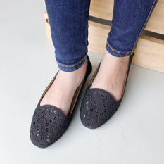 Pluvia - Gratica Sepatu Flat Shoes Wanita Laser B07SR - Hitam