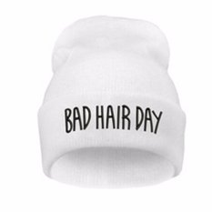 Hequ Topi Kupluk Musim Dingin Hangat Tebal Kayu Tombol Womens Topi Rajut Wanita Cap Touca Beanie Aksesoris Gaya Chic Putih-Intl