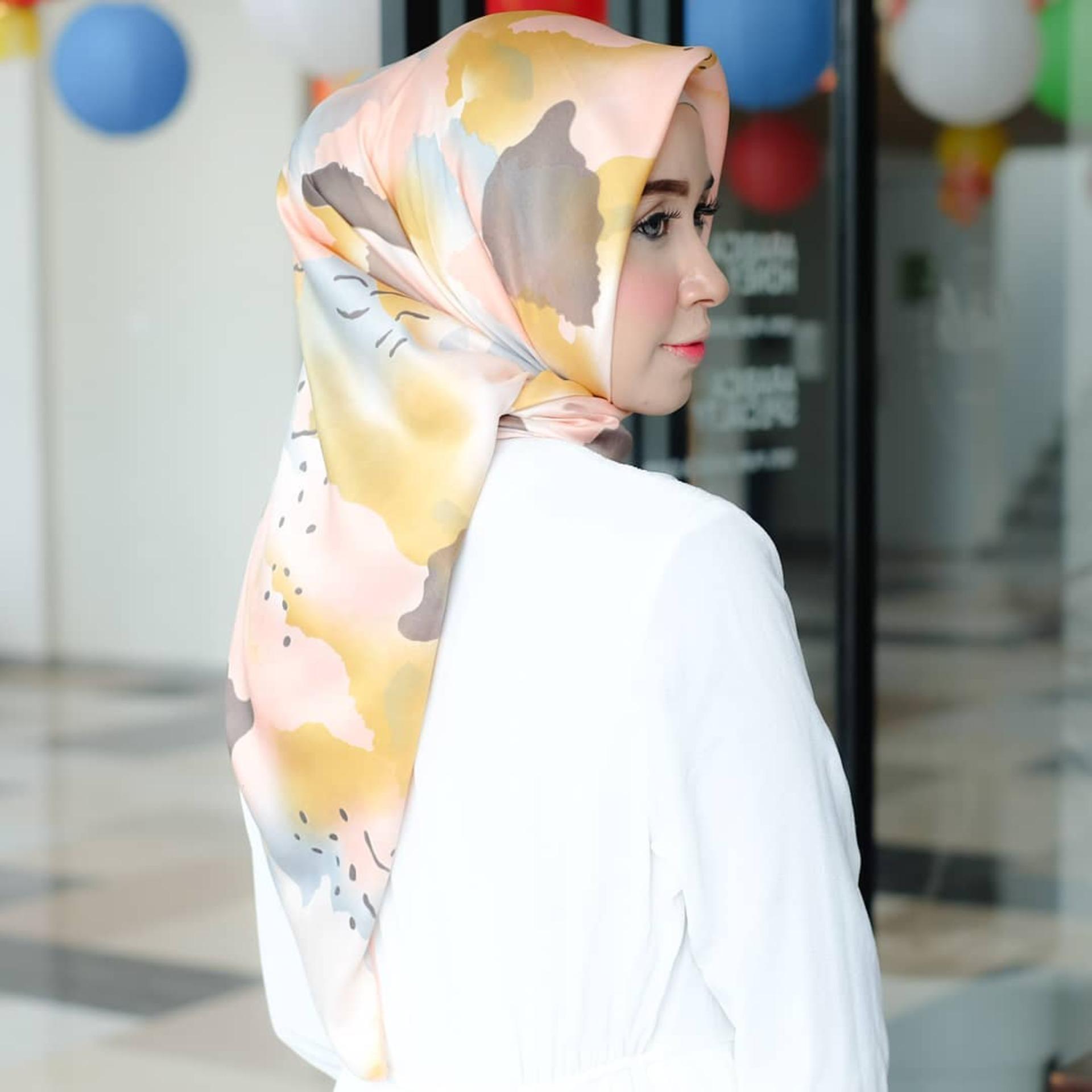 BELI HEMAT HARGA DISKON Hijab Kerudung Segi Empat Velvet Silk