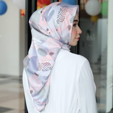 Hijab - Kerudung Segi Empat - Velvet Silk - Loly / Jilbab