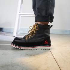 India Gaya Jepang Dr. Martens Angin Valgus Sepatu Boots Pria (Hitam + Abu-Abu)
