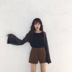 Jahitan Warna Solid Perempuan Lengan Terompet Baju Dalaman T-shirt (Hitam)
