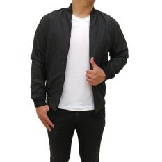 jaket bomber pria warna hitam polos tanpa kerutan dan tanpa kantong jaket bulak balik hitam